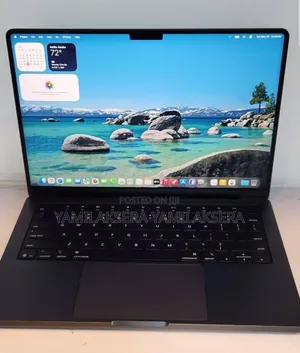 New Laptop Apple MacBook Pro 2025 M5 16GB Apple M5 SSD 512GB