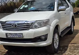 Toyota Fortuner 2012 White