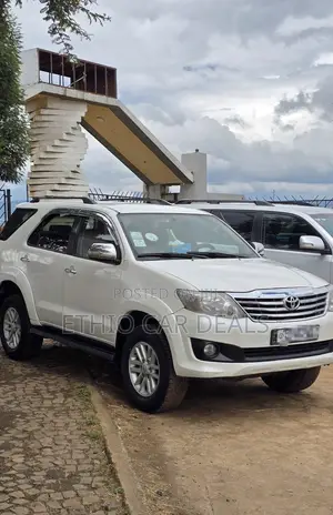 Toyota Fortuner 2012 White