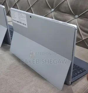 New Laptop Microsoft Surface 8GB Intel Core i5 SSD 256GB