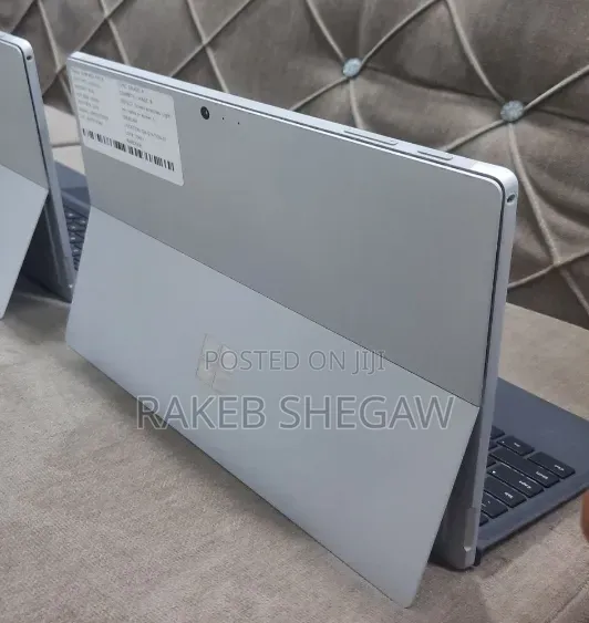New Laptop Microsoft Surface 8GB Intel Core i5 SSD 256GB