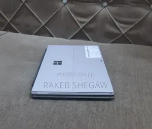 New Laptop Microsoft Surface 8GB Intel Core i5 SSD 256GB