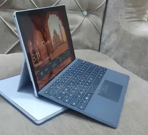 New Laptop Microsoft Surface 8GB Intel Core i5 SSD 256GB