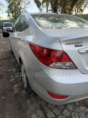 Hyundai Accent 2014 Silver