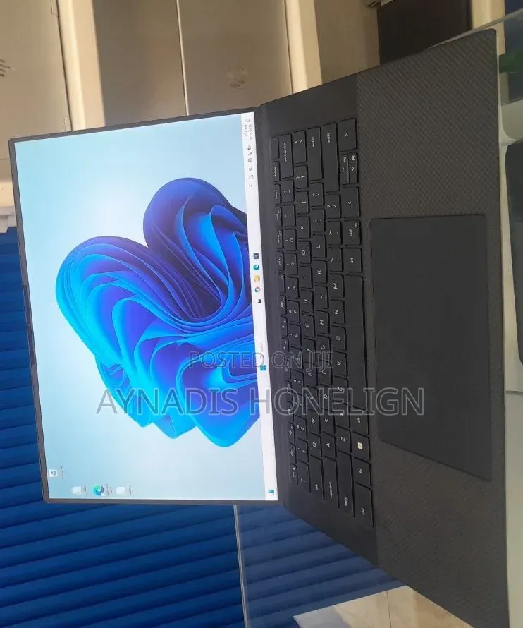 New Laptop Dell XPS 15 16GB Intel Core i7 SSD 512GB