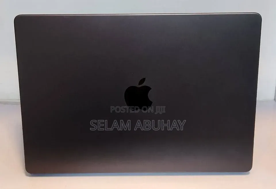 New Laptop Apple MacBook Pro 2025 M5 16GB Apple M5 Pro SSD 512GB