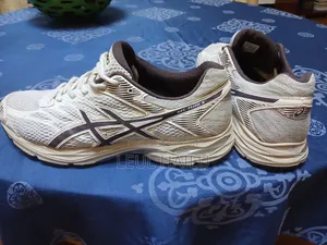 ASICS Size 44