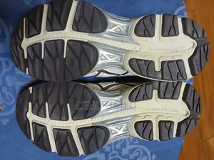 ASICS Size 44