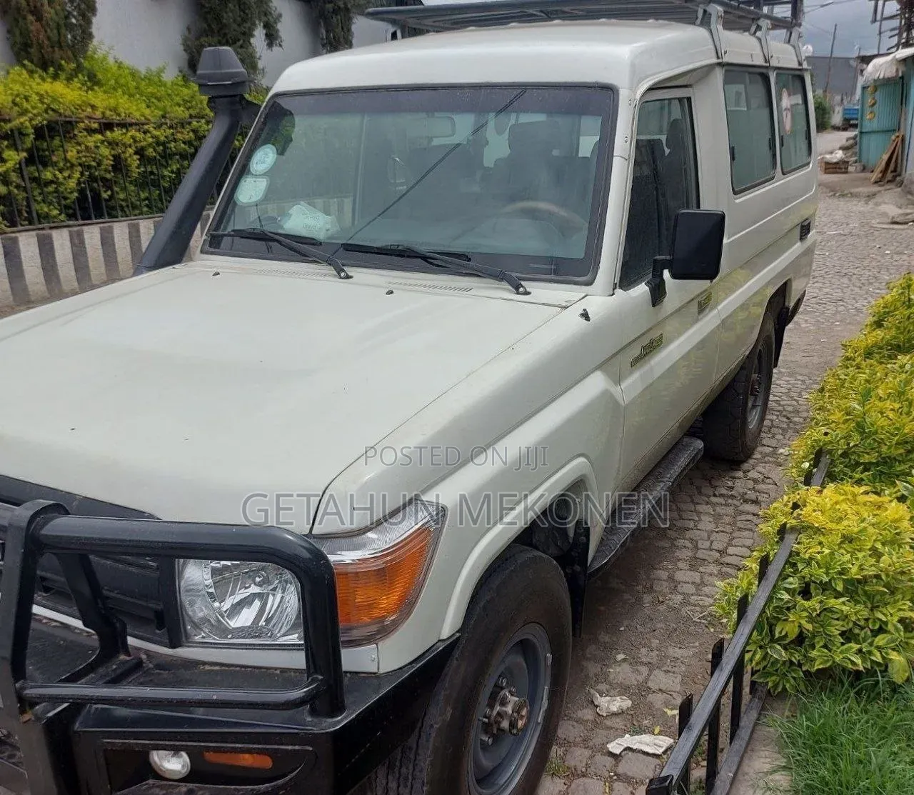 Toyota Land Cruiser 2012 White