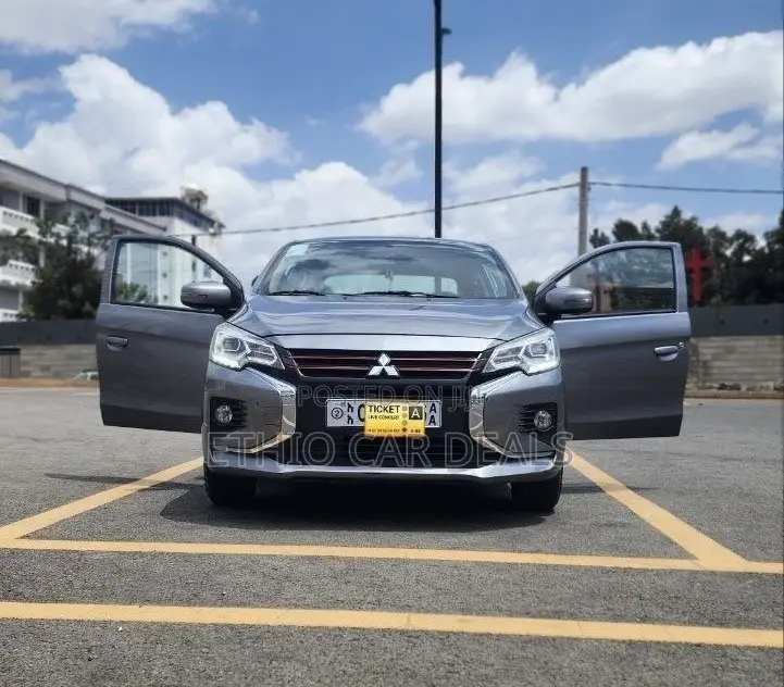 Mitsubishi Attrage 2022 Gray
