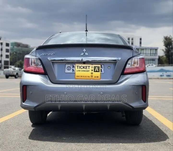 Mitsubishi Attrage 2022 Gray
