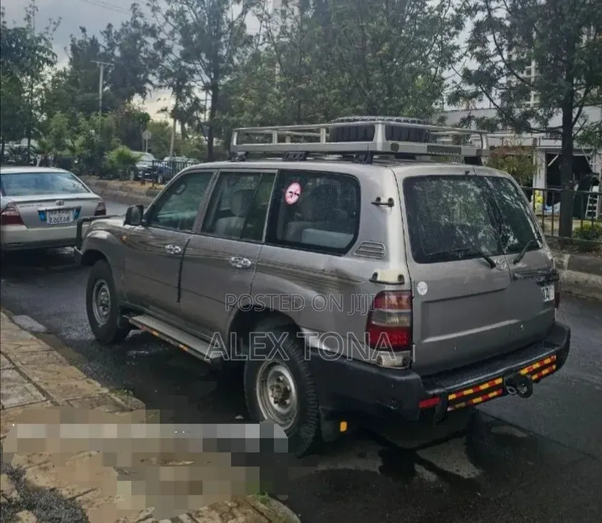 Toyota Land Cruiser 2005 Silver