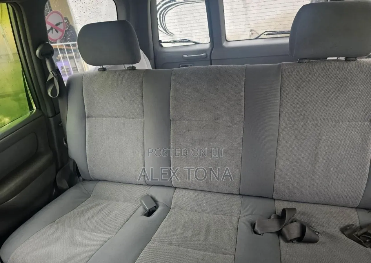 Toyota Land Cruiser 2005 Silver