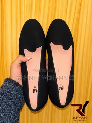 H&M Black Flats for Women Size 37 Classic Slip-on Shoes