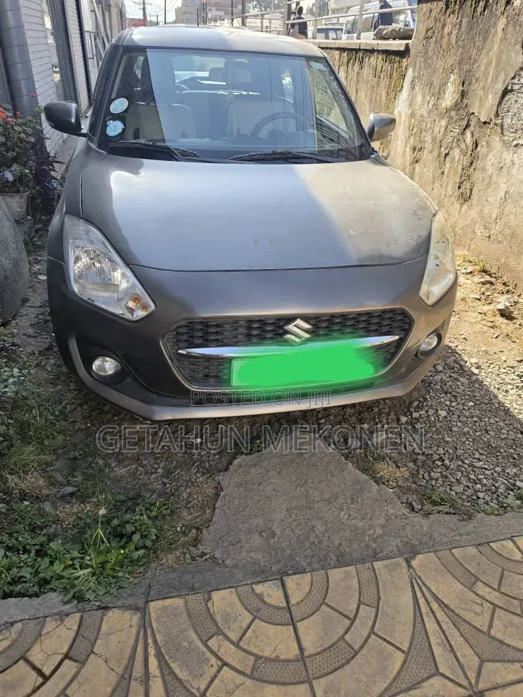 Suzuki Swift 2022 Gray