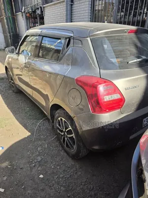 Suzuki Swift 2022 Gray