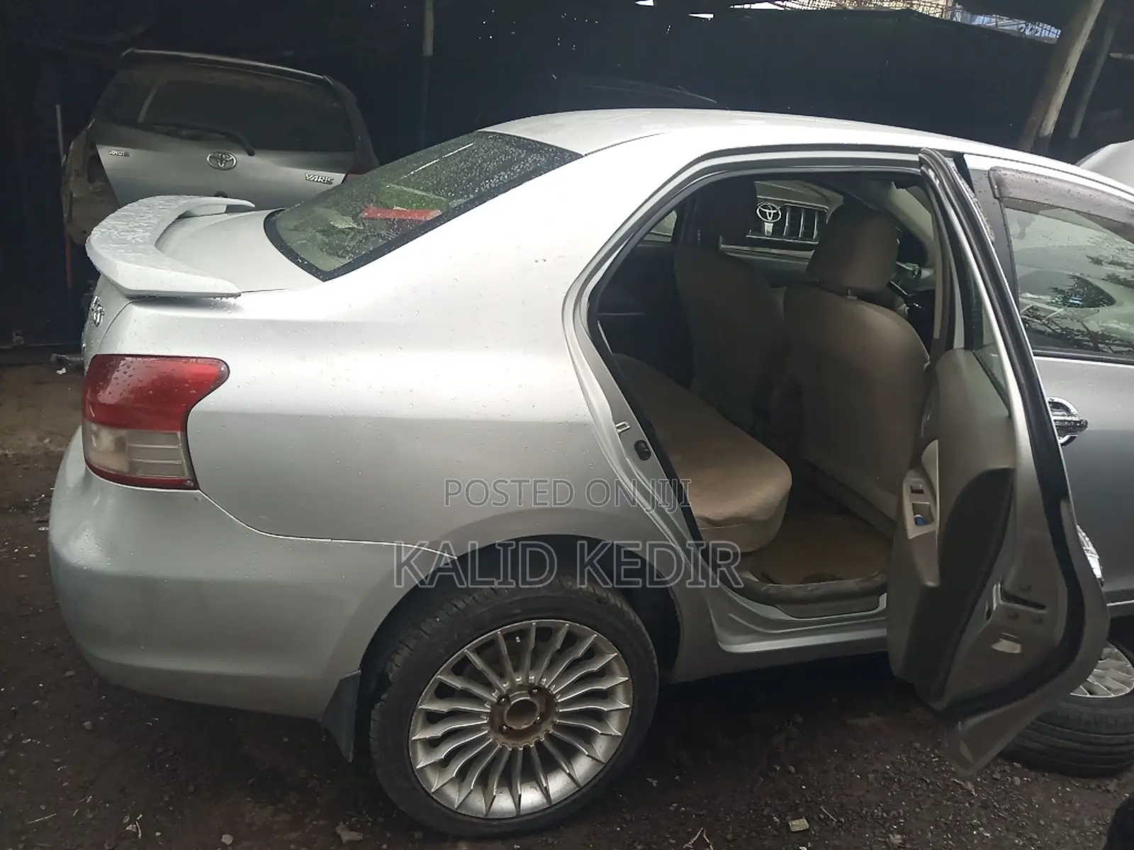 Toyota Belta 2011 Silver