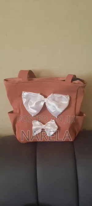 Title: Ladies’ Stylish Tote Bag With Satin