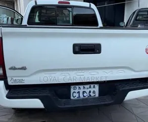Toyota Tacoma 2018 White