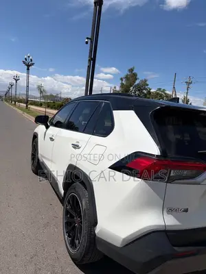 Toyota RAV4 2020 White