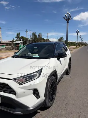 Toyota RAV4 2020 White
