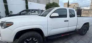 Toyota Tacoma 2018 White