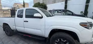 Toyota Tacoma 2018 White