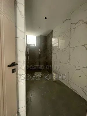 2bdrm Apartment in ኢሶል, Bole for sale