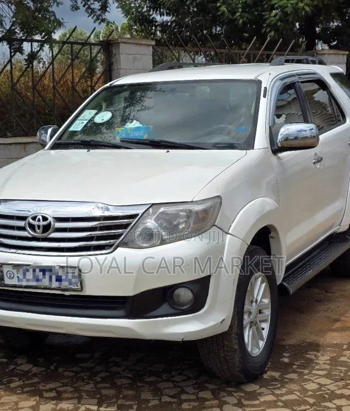 Toyota Fortuner 2012 White