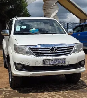 Toyota Fortuner 2012 White