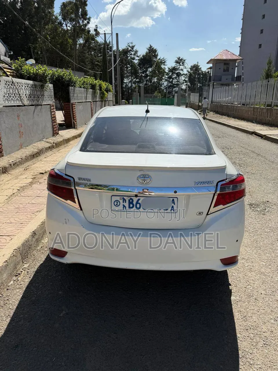 Toyota Yaris L Hatchback 5dr 2015