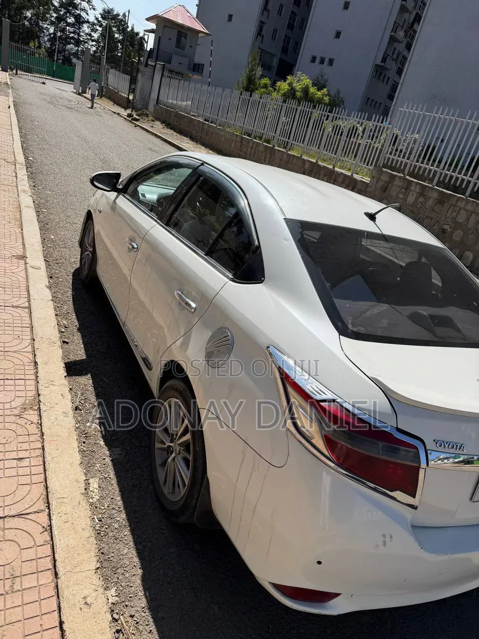 Toyota Yaris L Hatchback 5dr 2015