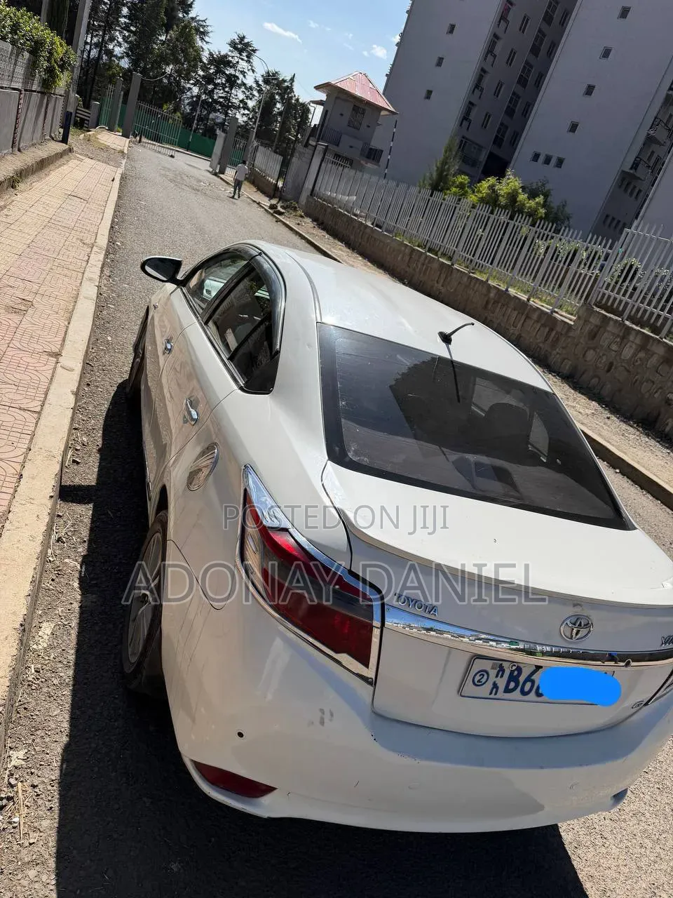 Toyota Yaris L Hatchback 5dr 2015