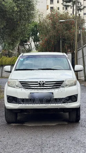 Toyota Fortuner 2012 White