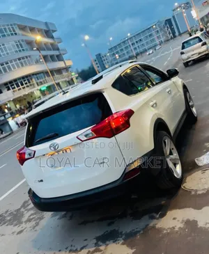 Toyota RAV4 2014 White