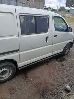Toyota HiAce 2003 White
