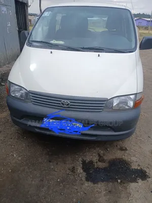 Toyota HiAce 2003 White