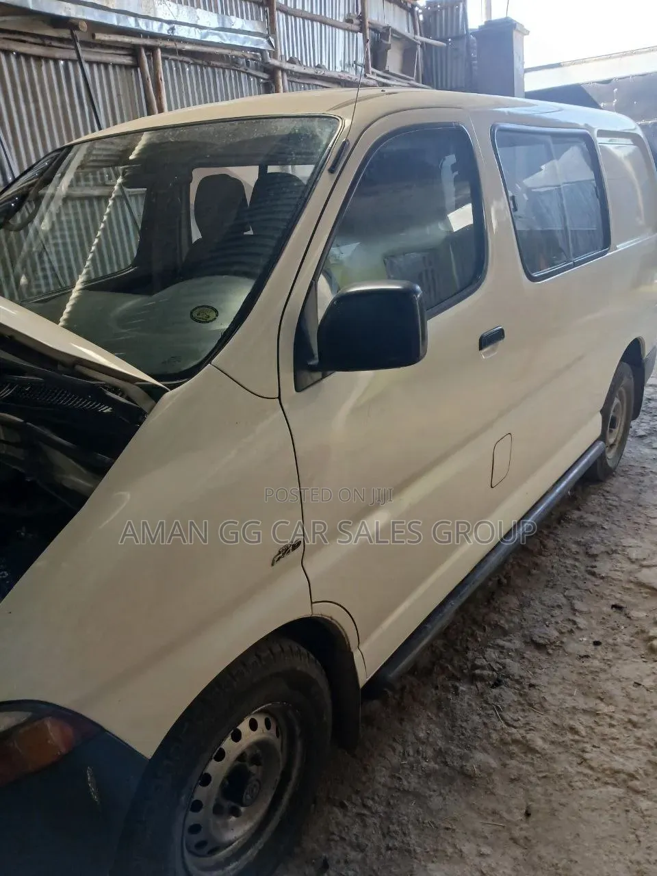Toyota HiAce 2003 White