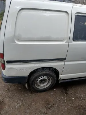Toyota HiAce 2003 White