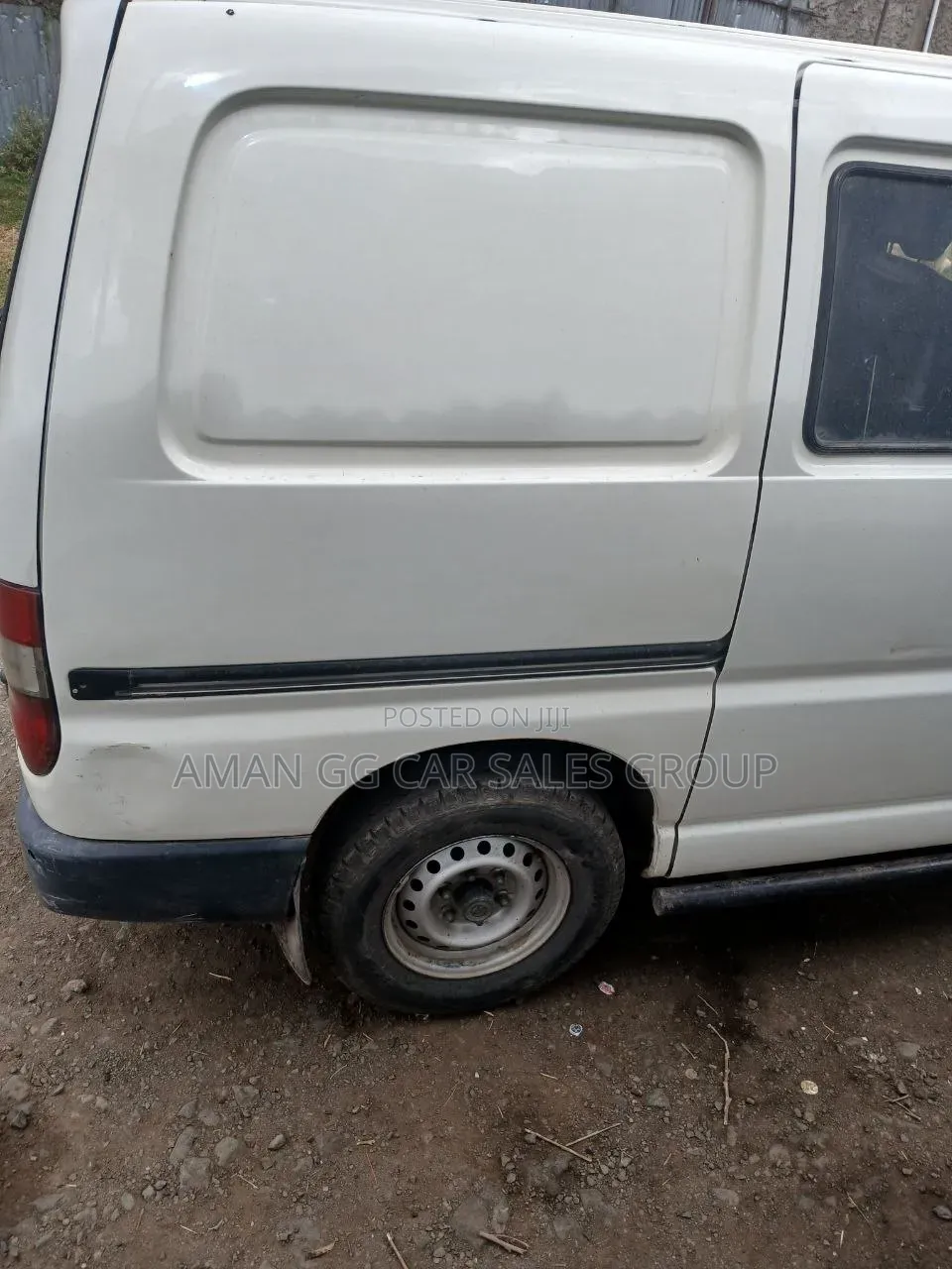 Toyota HiAce 2003 White