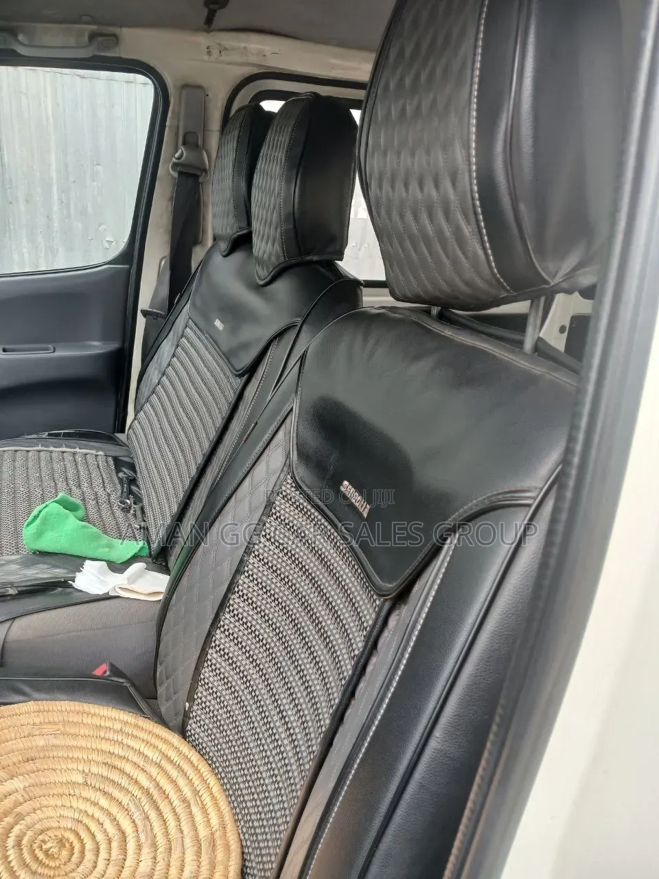 Toyota HiAce 2003 White