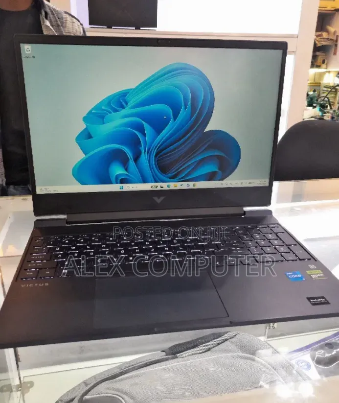 New Laptop HP Victus 15 8GB Intel Core i5 SSD 512GB