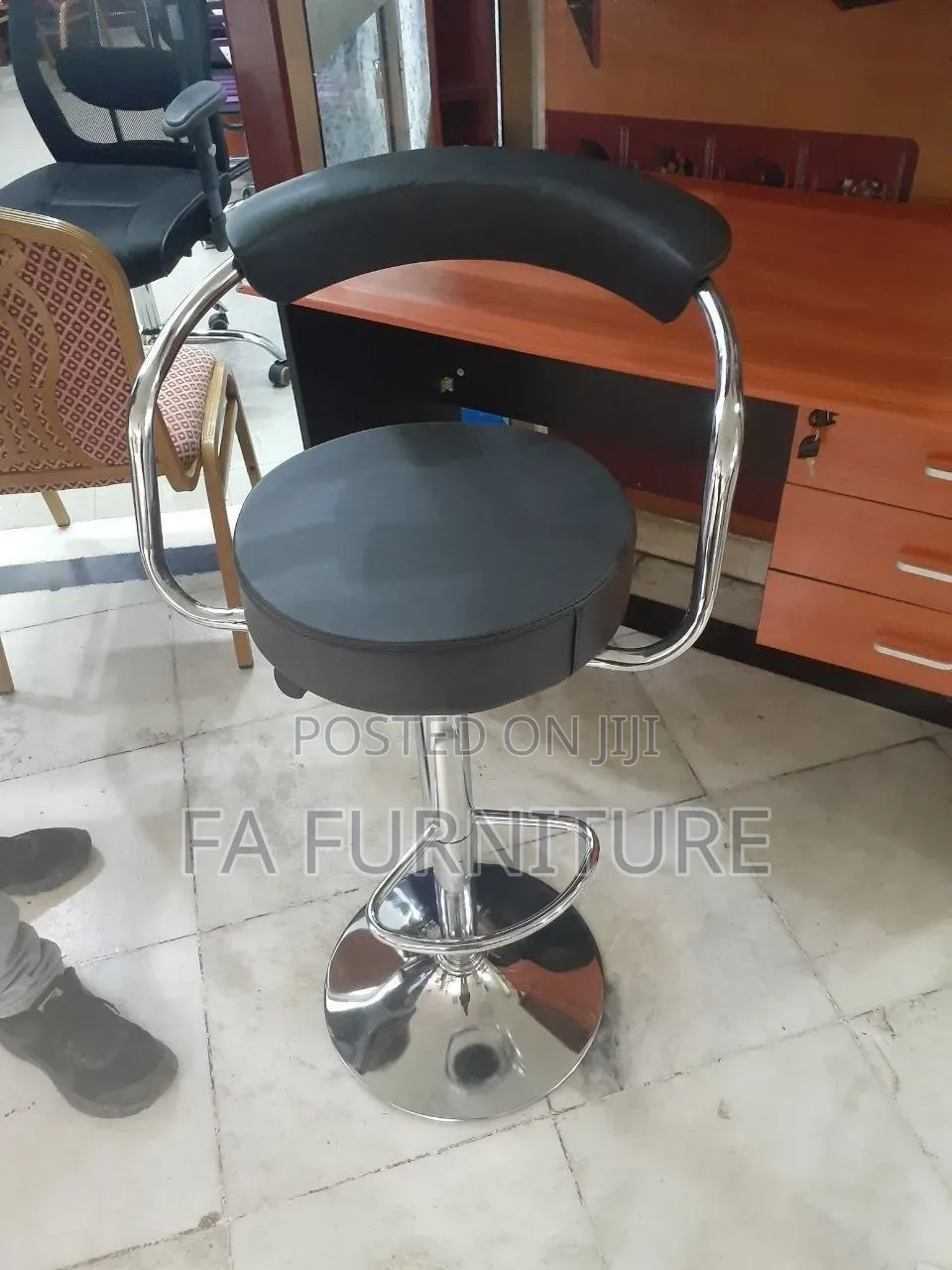 New Leathery Bar Chair( Cashrie Chairs