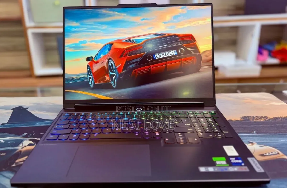New Laptop Lenovo Legion Pro 7 16GB Intel Core i9 SSD 1T