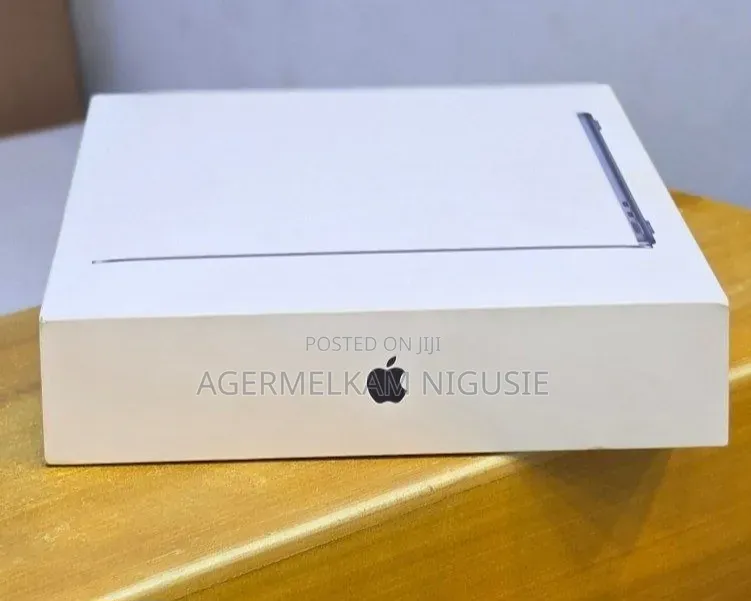 New Laptop Apple MacBook Air 2026 M5 16GB Intel Core i7 SSD 512GB
