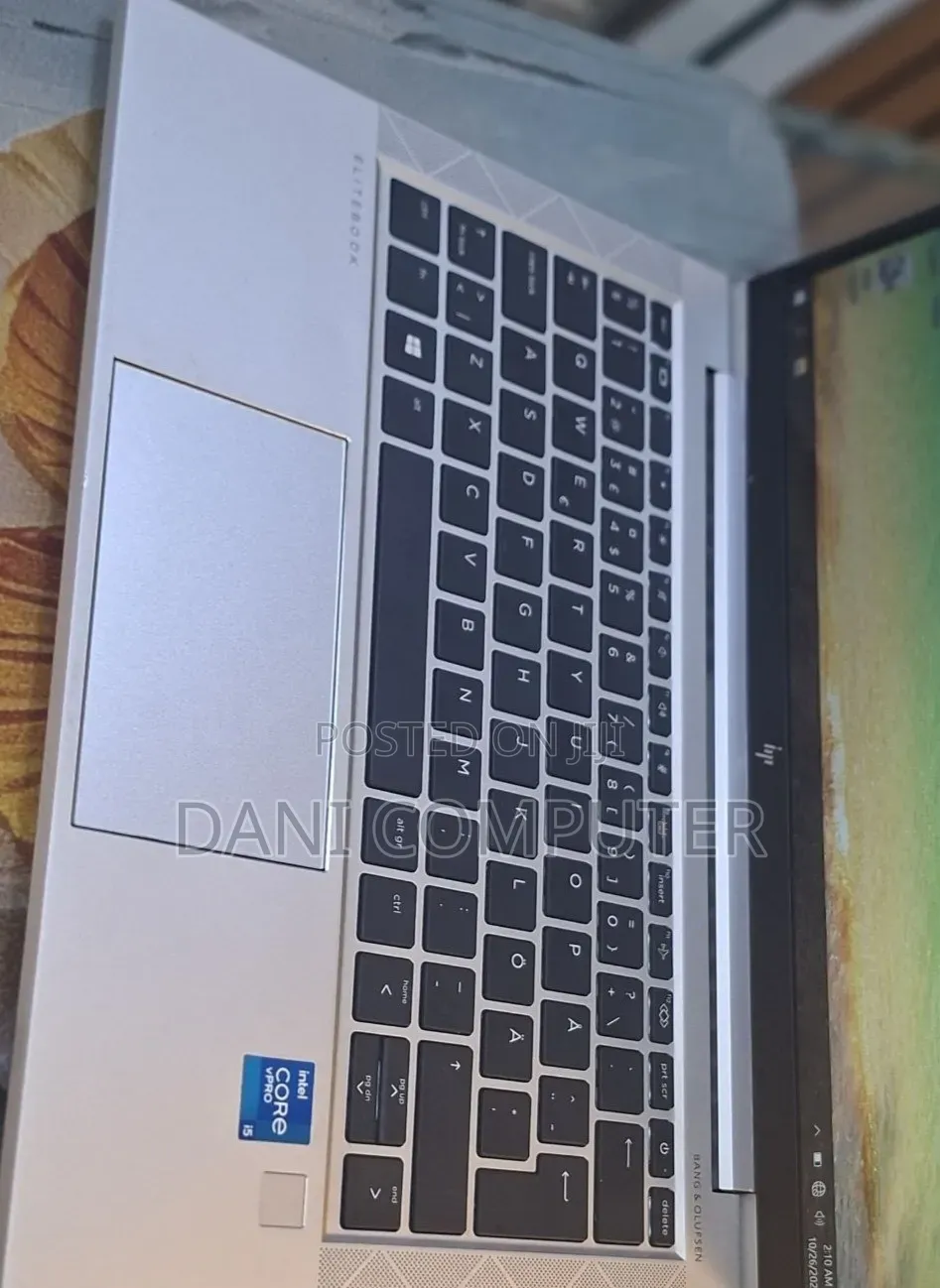 New Laptop HP EliteBook 830 G8 16GB Intel Core i5 SSD 512GB