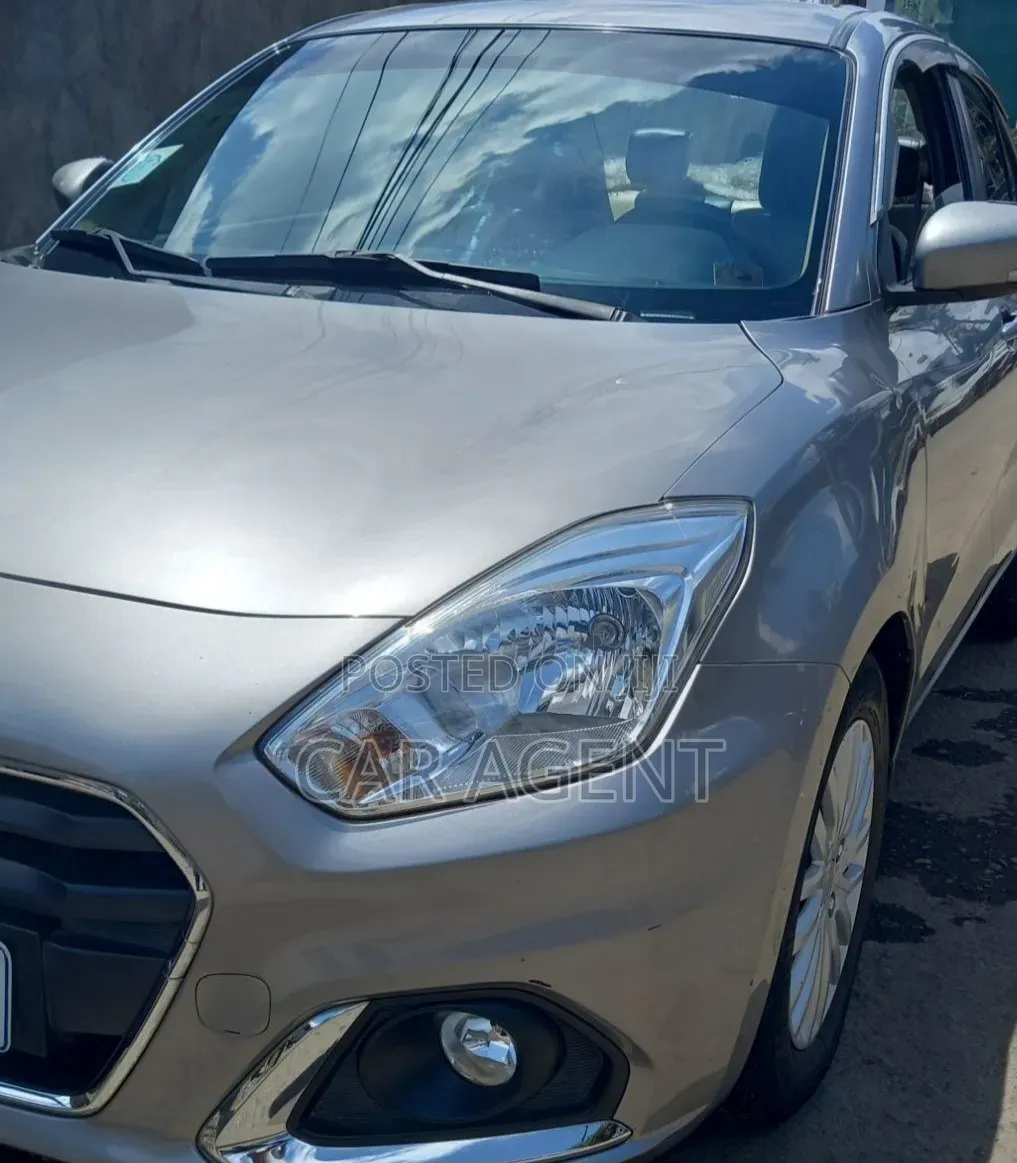 Suzuki Dzire 2022 Silver