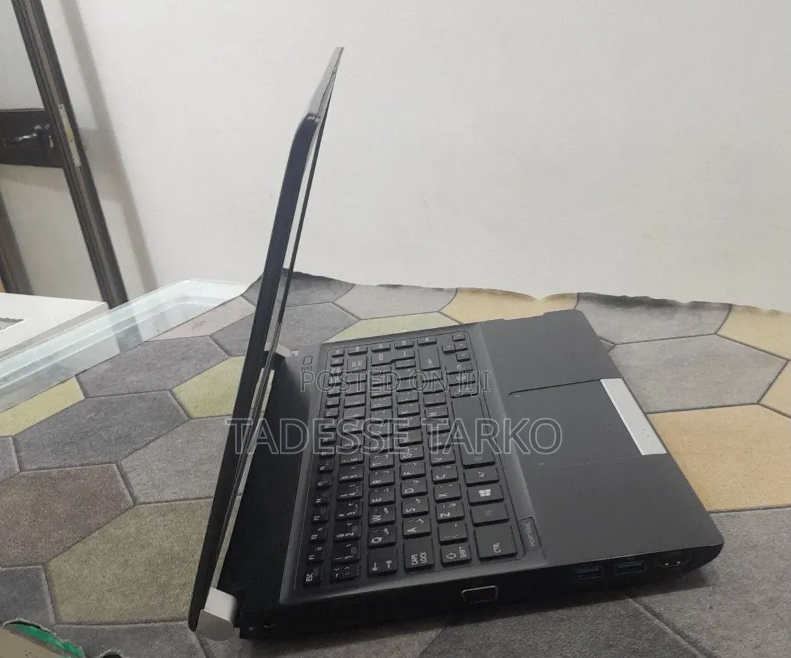 New Laptop Toshiba 6GB Intel Core i5 HDD 700GB