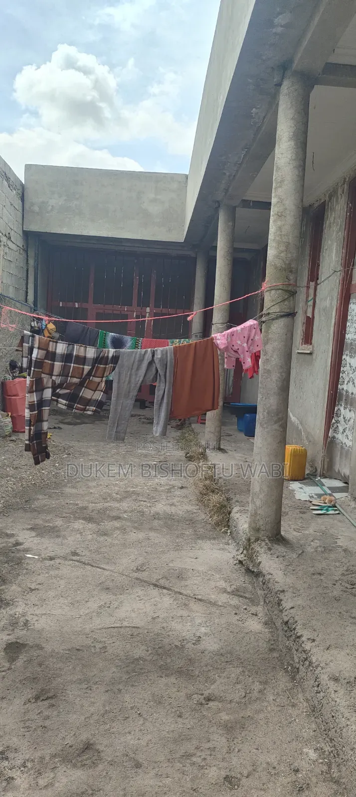 7bdrm House in Dukem Bishoftu, East Shewa for sale