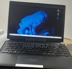 New Laptop Toshiba Portege R830 6GB Intel Core i5 HDD 700GB